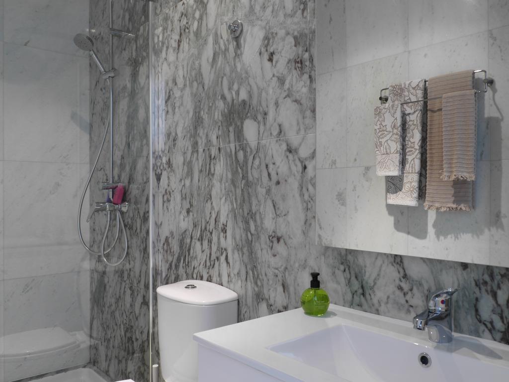 Apartamento com 1 Quarto e Varanda (2 Adultos)